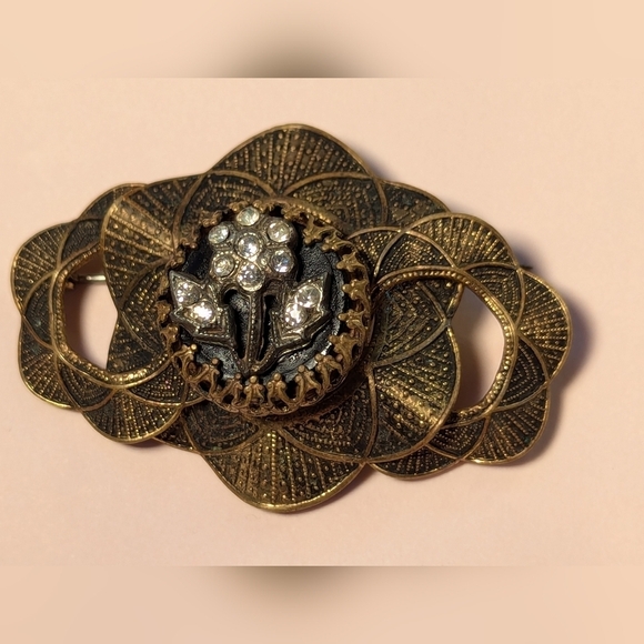Antique style vintage brooch rhinestone flower  layer design goldtone copper 2" - Picture 1 of 6